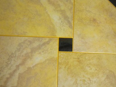 90%的業(yè)主選用金色真瓷膠做美縫，木紋磚適用嗎？