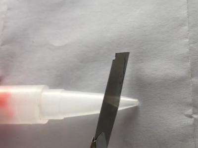 美縫劑膠嘴如何切？