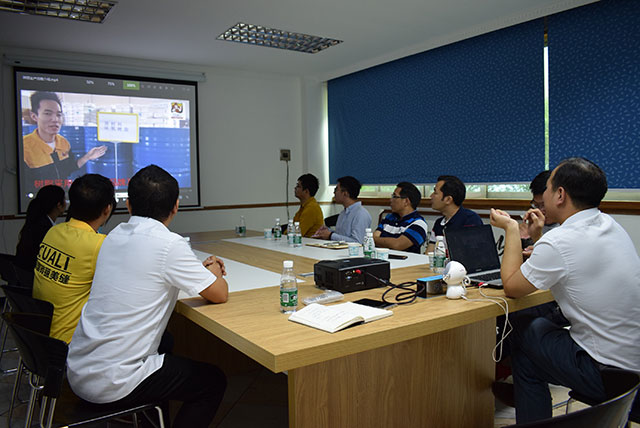 碧桂園領(lǐng)導(dǎo)、專家蒞臨德國(guó)CUALI磚麗指導(dǎo)工作