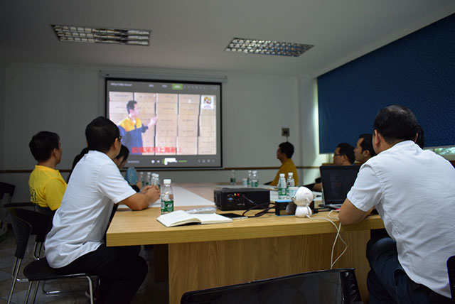 碧桂園領(lǐng)導(dǎo)、專家蒞臨德國(guó)CUALI磚麗指導(dǎo)工作